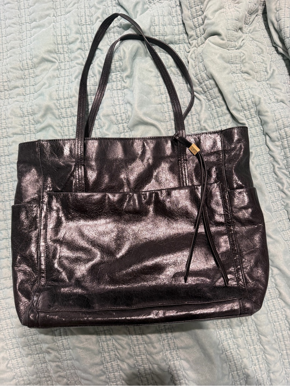 Like new HOBO large leather shoulder bag multi pockets